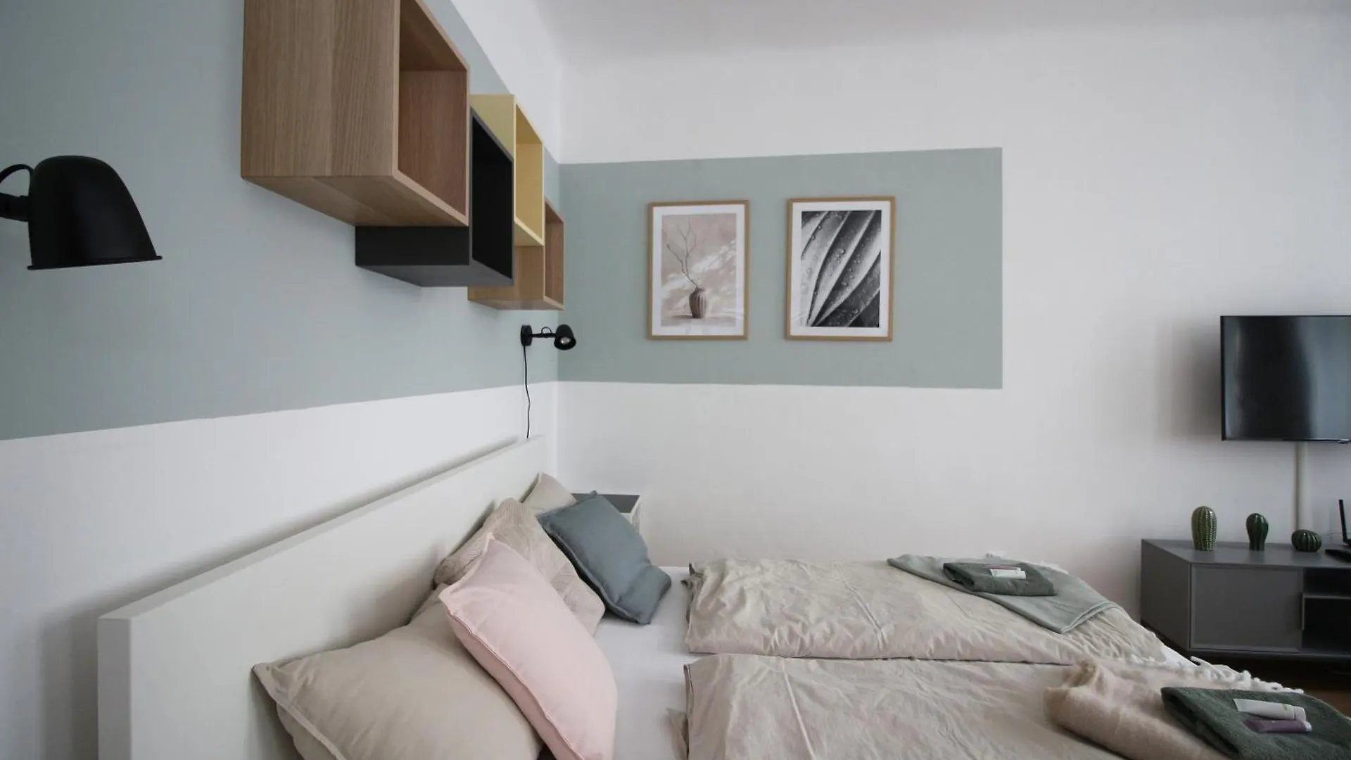 7 Nights Apartments Dominikanske N. Brünn  Hostel